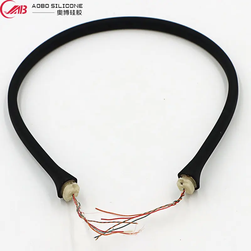 Cáp đúc silicon đeo cổ nâng cao hiệu suất của thiết bị đeo và sự thoải mái của người dùng như thế nào?